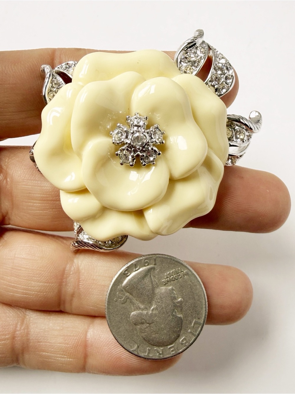 Nolan Miller Camellia Flower Cream Lucite Rhinestone Brooch Glamour Collection - Picture 2 of 8